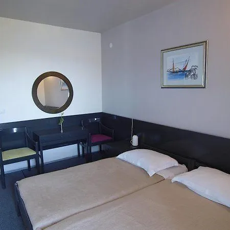 Dalmacija Hvar Otel 3*
